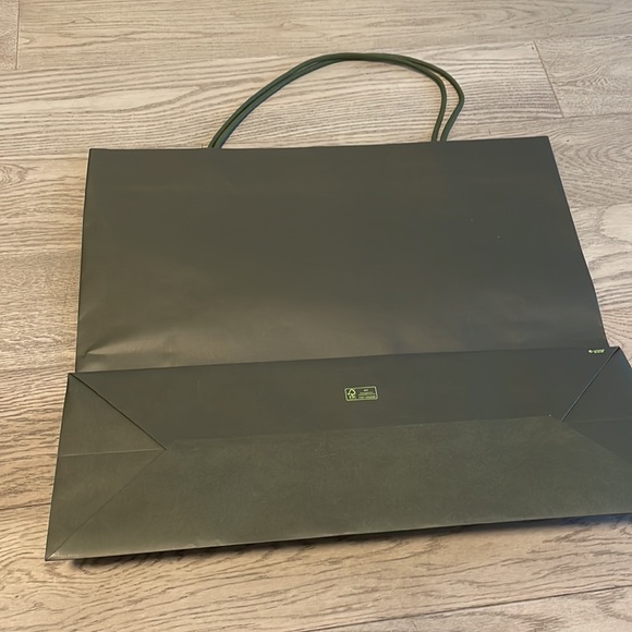 Longchamp X-large Paper Shopping Bag - Picture 2 of 4